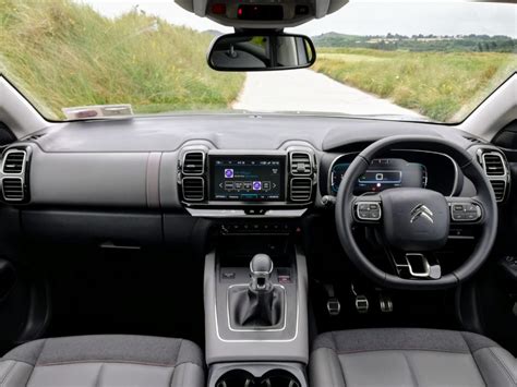 The interior of the new Citroen C5 Aircross - Changing Lanes