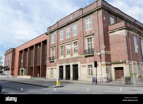 Cadbury chocolate factory in bournville hi-res stock photography and ...