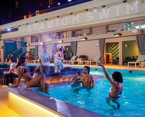 Dip into night fun at Las Vegas pool clubs - Las Vegas Magazine