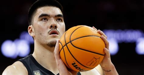 Purdue center Zach Edey declares for 2023 NBA Draft, will maintain ...