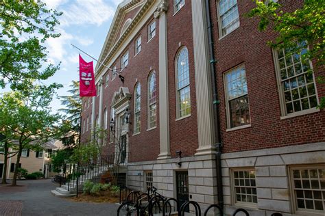 Hedge Fund CEO Ken Griffin ’89 Makes $300M Donation to FAS, Harvard to Rename GSAS in His Honor ...