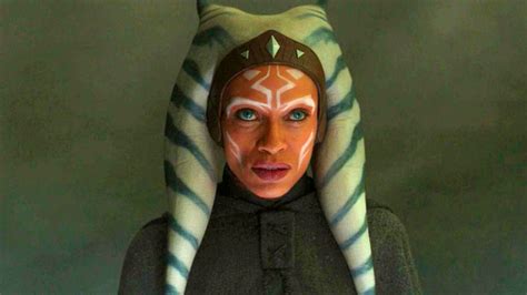 See Rosario Dawson’s Much Brighter Original Look For Ahsoka Tano In The Mandlorian | GIANT ...