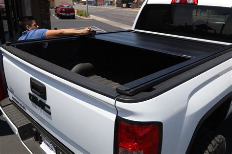 2014-2018 Chevy Silverado/GMC Sierra 6'7'' Bed RetraxPRO XR Retractable ...