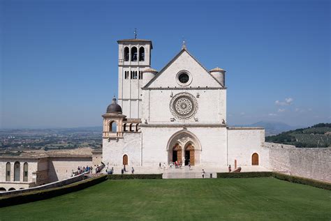 File:Assisi - Basilica di San Francesco 02.jpg - Wikimedia Commons