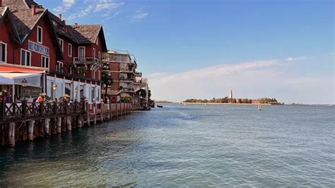 Ultimate Guide to Lido Island in Venice: Activities & More (2023)