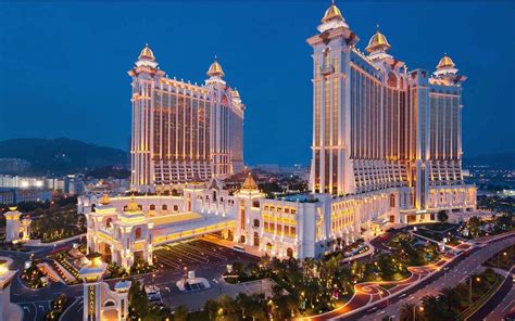 Galaxy Hotel Macau China Hd Wallpaper For Desktop 1920x1200 : Wallpapers13.com