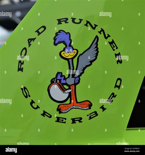 Road runner cartoon hi-res stock photography and images - Alamy