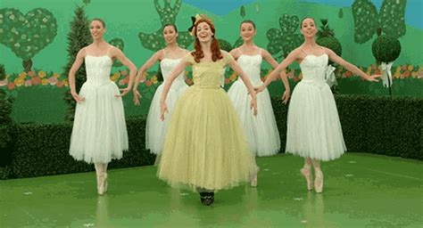 Tippy Toes Dancing GIF - TippyToes Dancing Ballet - Discover & Share GIFs