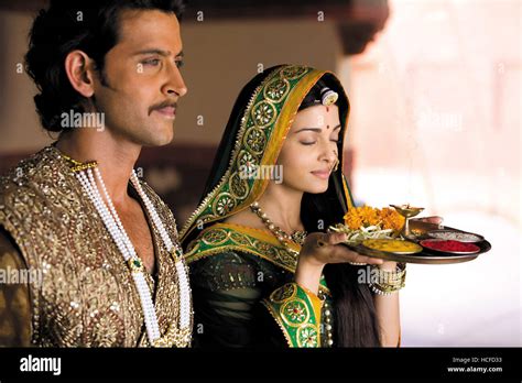 JODHAA AKBAR, from left: Hrithik Roshan, Aishwarya Rai, 2008 Stock ...