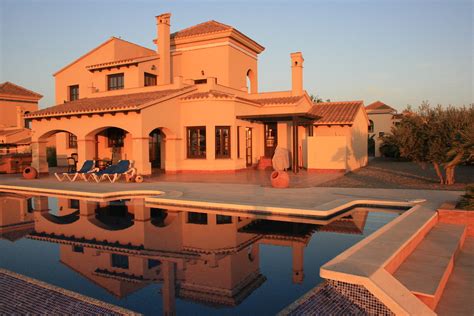 Villa reflection in infinity pool | Four double bedrooms, in… | Flickr