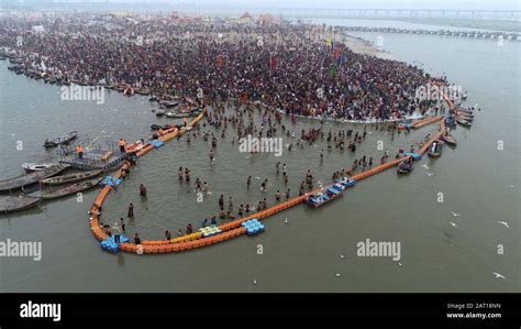 Ganga jamuna saraswati sangam allahabad - hoolithing