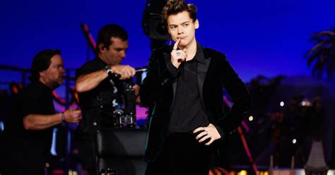 Harry Styles hosts "Late Late Show" for a night - CBS News