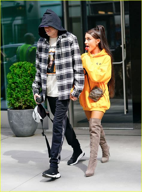 Ariana Grande & Pete Davidson Reportedly Split & Call Off Engagement ...