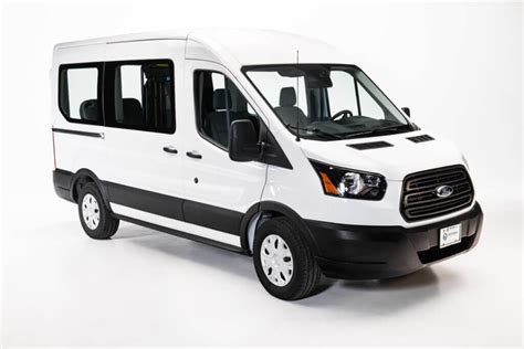 Full-size Wheelchair Accessible Vans - Driverge Vehicle Innovations