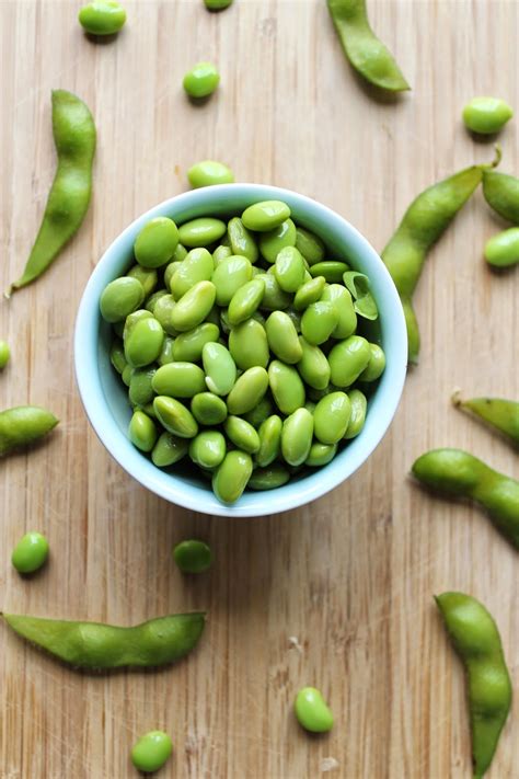 BEAUTY & THE BEARD: THE MOST ADDICTING (healthy) SNACK: FLAVORED ROASTED EDAMAME THREE WAYS