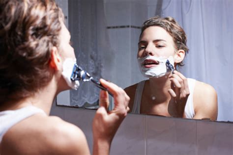 New Beauty Trend for Women = Shaving Your Face