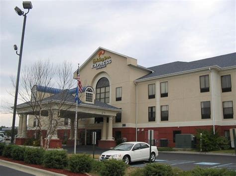 Holiday Inn Express - Laurinburg | VisitNC.com