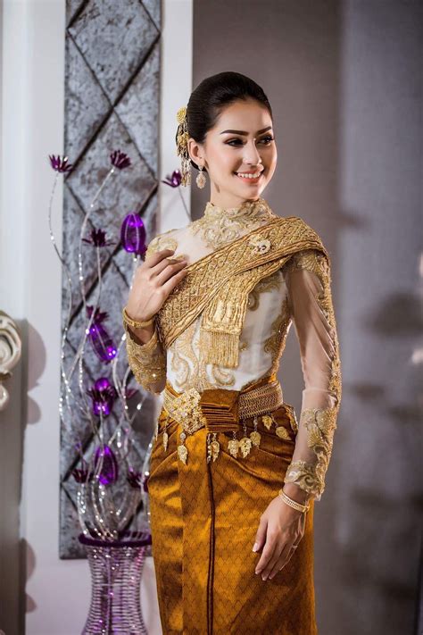 Khmer dress | Cambodian wedding dress, Cambodian dress, Traditional outfits