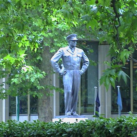 Eisenhower statue : London Remembers, Aiming to capture all memorials in London