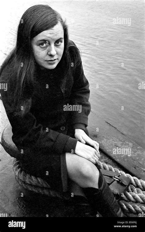 Ulster politician Bernadette Devlin at Londonderry. December 1969 Stock Photo: 20432794 - Alamy