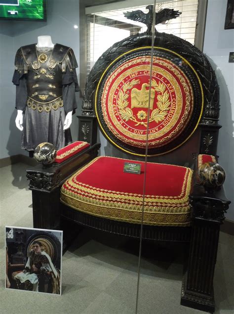 Hollywood Movie Costumes and Props: Commodus costume and throne from ...