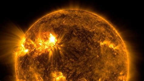 Powerful M-Class Solar Flare alert today! Earth may face solar storm ...