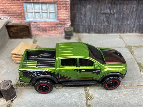 Loose Hot Wheels - 2019 Ford Ranger Raptor 4X4 Truck - Green Ford Perf | Muncle Mikes