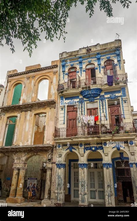 Architecture of the old town in Havana, Cuba Stock Photo - Alamy