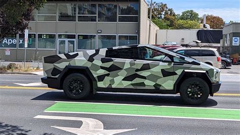 Tesla Cybertruck Rocks Camouflage Wrap In Latest…