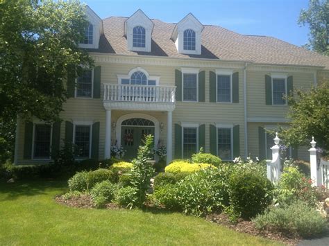 Benjamin Moore Hawthorn Yellow and Georgian Green Exterior Paint, Exterior Design, Beach House ...