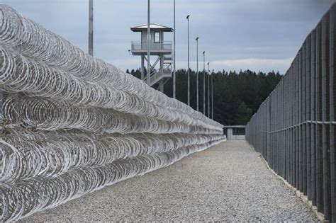 South Carolina prison riot: 7 dead; bodies 'stacked on top of each other' - al.com