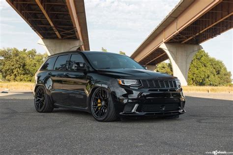 jeep-srt-trackhawk-m520r-gloss-black-avant-garde-wheels-01 - Jeep Grand ...