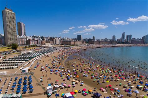 En fotos. Las playas de Mar del Plata vistas con el drone de LA NACION - LA NACION