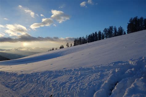 Snowy Hill Landscape image - Free stock photo - Public Domain photo - CC0 Images