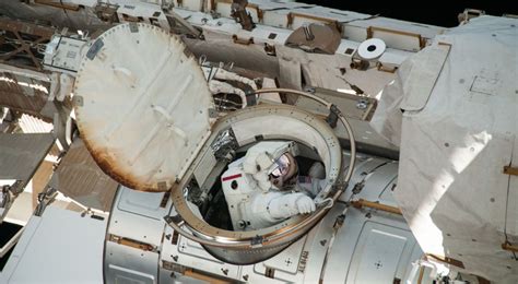 Why Does the International Space Station Vent Air out of Airlock? - Geekswipe