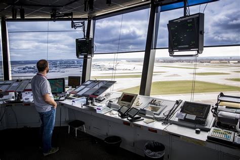 Airports: New approach saves jet fuel, improves air quality | MPR News