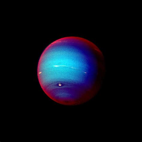 Secrets of Neptune's atmosphere