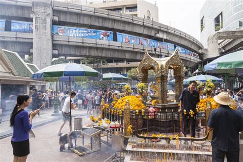 Erawan shrine in Bangkok editorial photo. Image of shrine - 58108541