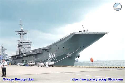 Thai Navy’s aircraft carrier Chakri Naruebet transits Singapore Strait ...