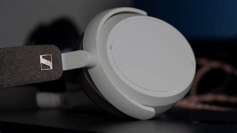 Review: Sennheiser Momentum 4 Wireless - Flying Under the Radar | Headphonesty