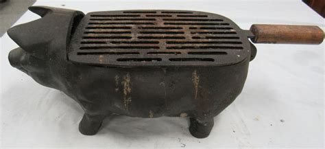 Vintage Cast Iron Pig Barbecue Grill, 15"L x 7"W x 6 1/2"H,