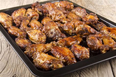 7 Best Ways to Reheat Your Leftover Chicken Wings! (Updated 2024)