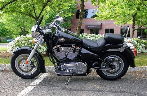 2002 Victory V92 C (02v92c2)