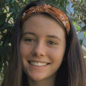 Kayla Hanson - Age, Family, Bio | Famous Birthdays