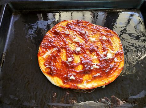 Paneer Pizza Recipe - Fusion Pizza With Paneer