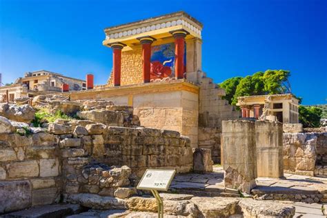 Minoan Palace of Knossos - Historic European Castles