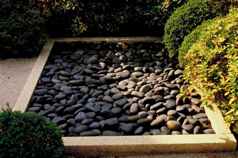 Cómo hacer piedras decorativas para el jardín | Estilo de Vida Hogar ...