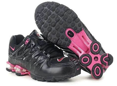 pink and black nikes | Nike shox for women, Mens nike shoes, Nike shox r4