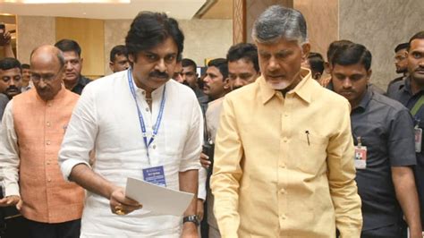 Vijayawada: సీఈసీ సమీక్ష.. హాజరైన చంద్రబాబు, పవన్‌ | ec-meeting-with-political-parties