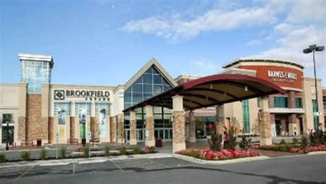 Brookfield Square resumes regular hours beginning July 1 | FOX6 Milwaukee